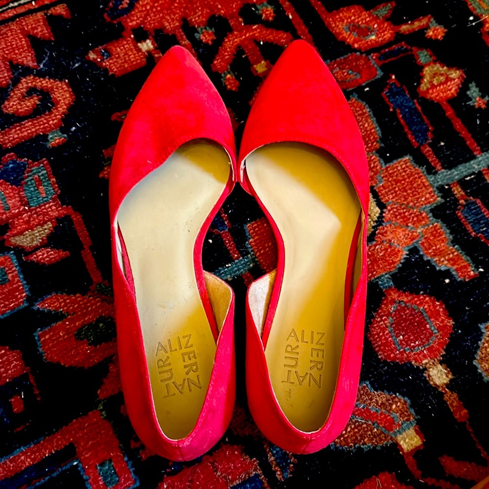 Red pointy flat. Naturalizer. NWOT